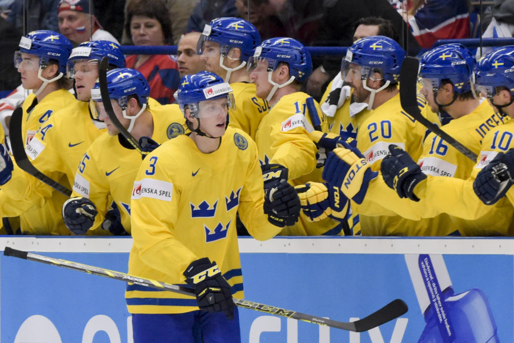 Backstjärnan skadad när Sverige föll tungt
