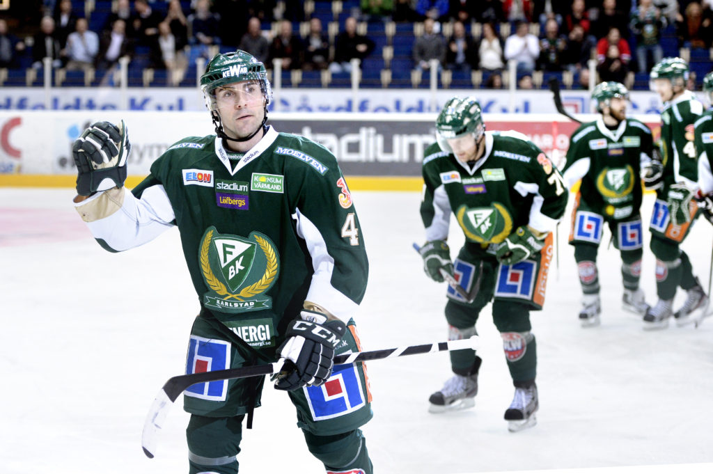 Tidigare Färjestadsbacken tar Barries VM-plats efter en brottningsmatch Tidigare Färjestadsbacken tar Barries VM-plats efter en brottningsmatch