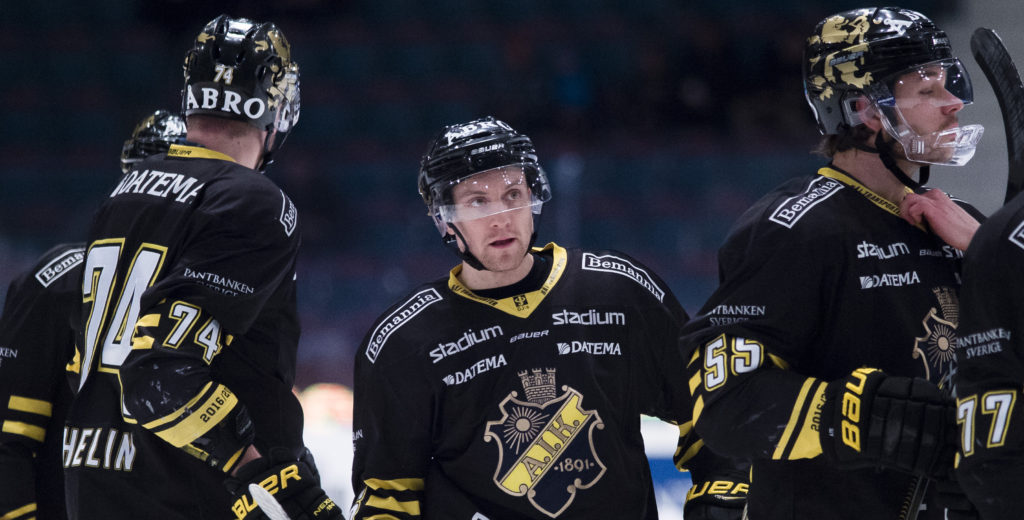 De kämpar om en plats i AIK De kämpar om en plats i AIK