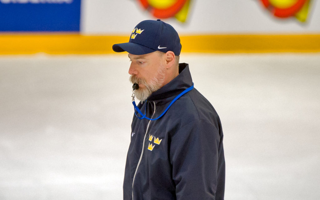 Förbundskaptenen i Tre Kronor har kontakt med NHL