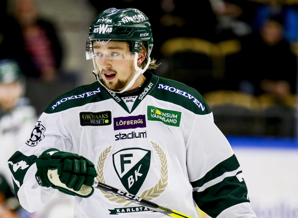 Glädjebeskedet: Talangen stannar – nobbar NHL
