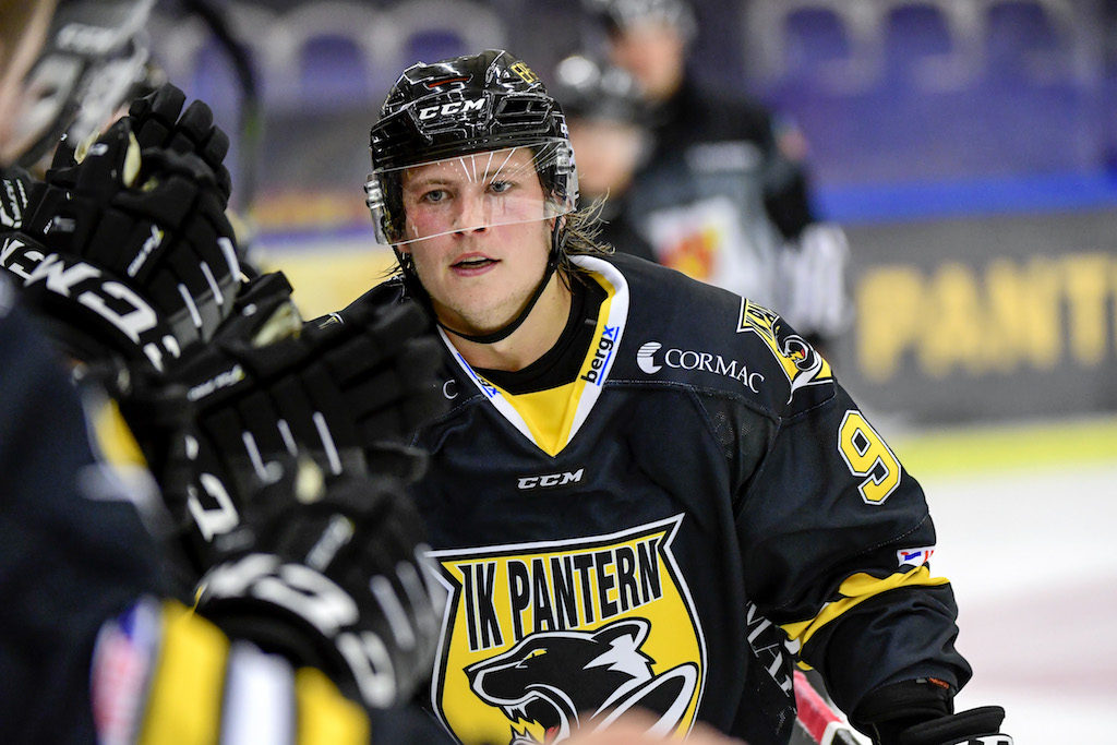 Panterns stjärnforward får chansen i CHL