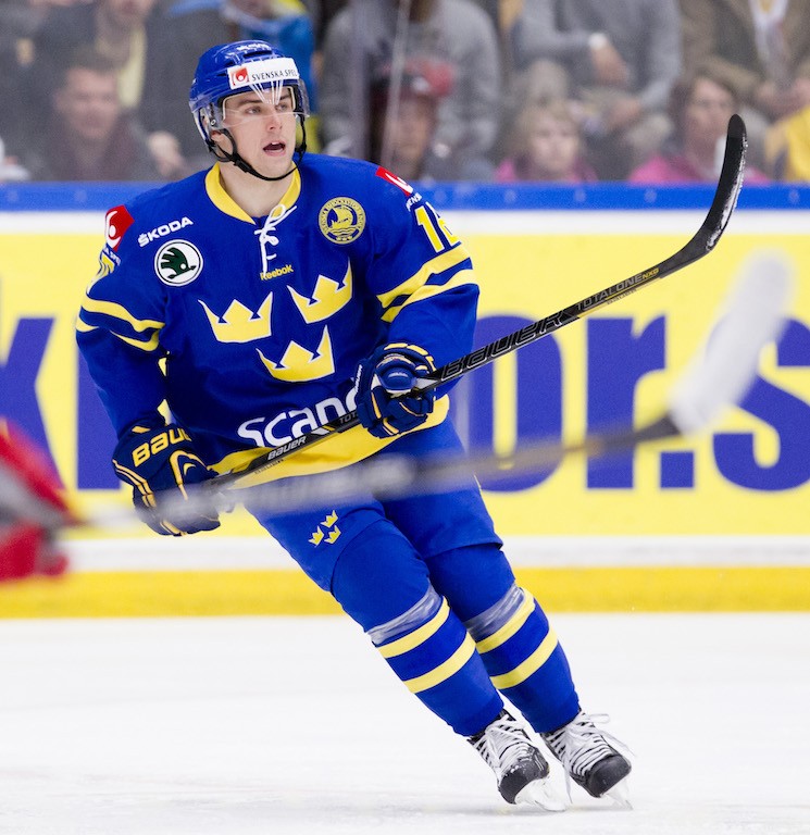 Svenske backen stannar i KHL