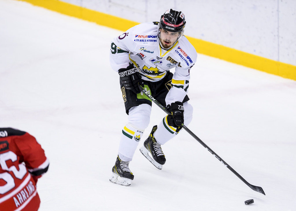 Efter femte hjärnskakningen - förre AIK-spelaren lägger av Efter femte hjärnskakningen - förre AIK-spelaren lägger av