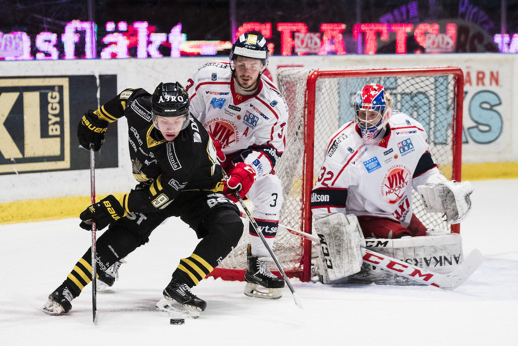 Glädjebeskedet: Jesper Bratt blir kvar i NHL