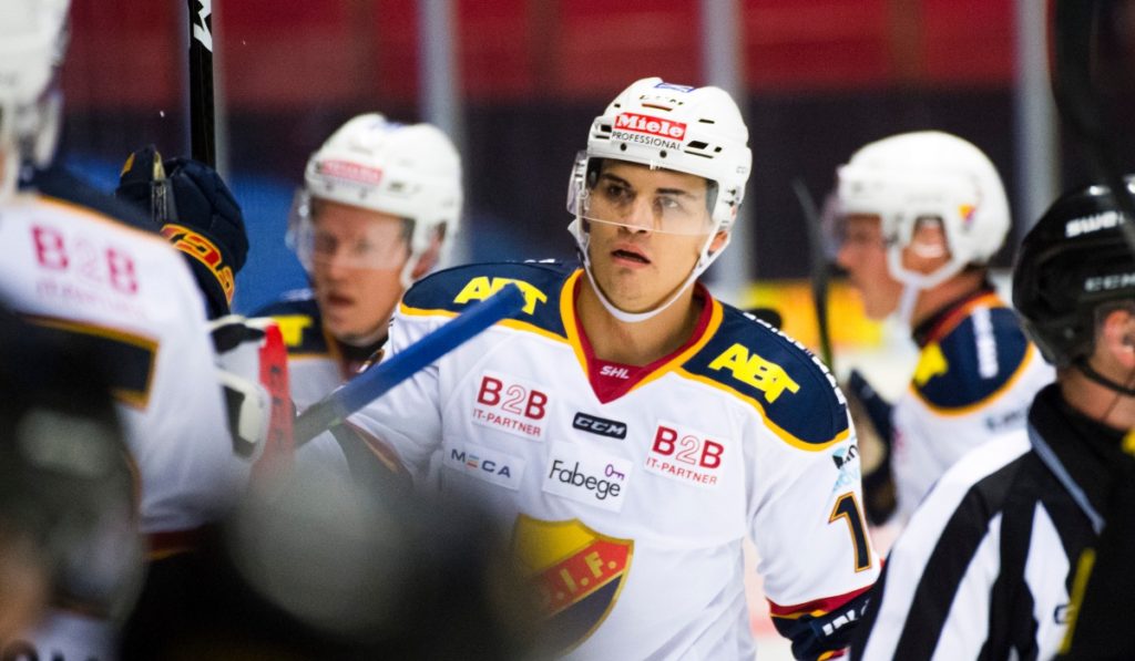 René Bourque går mot strömmen – tystar kritikerna