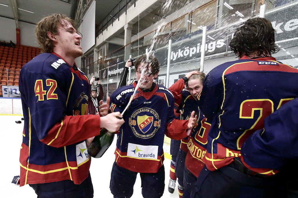 Provspelaren skriver kontrakt med Västervik