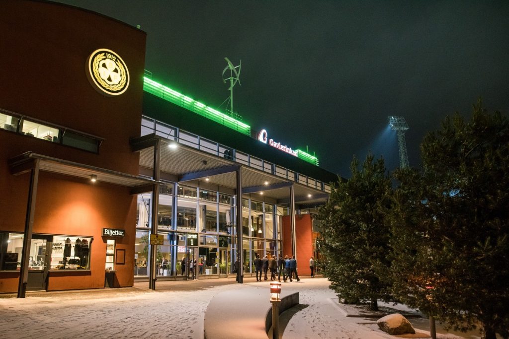 200 barn bjuds på annandagshockey