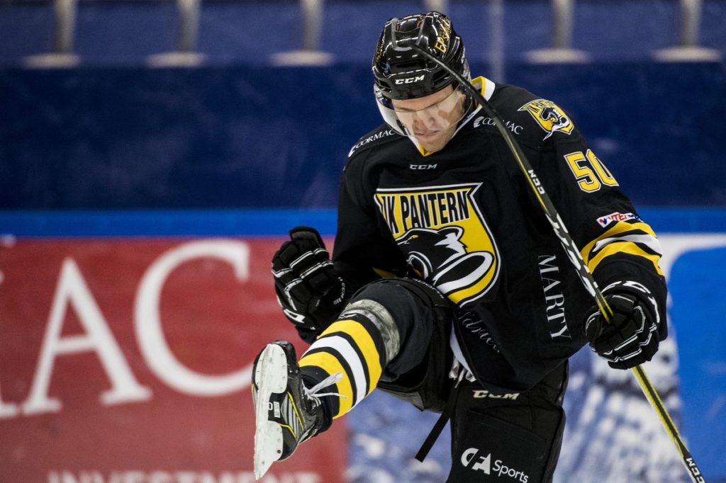 Allsvensk back på lån till Redhawks