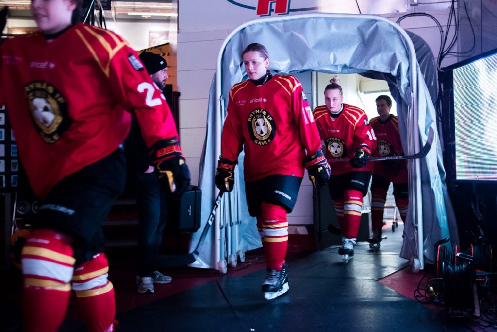 HOCKEYLÖRDAG: Sänder SDHL-match för första gången