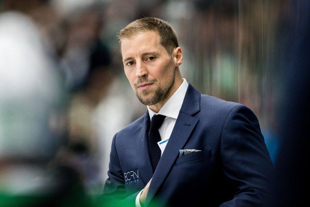 Cam Abbott: "Måste visa spelarna respekten"