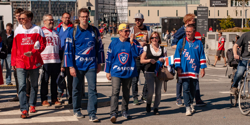 Fans från Frankrike på väg mot Royal Arena.