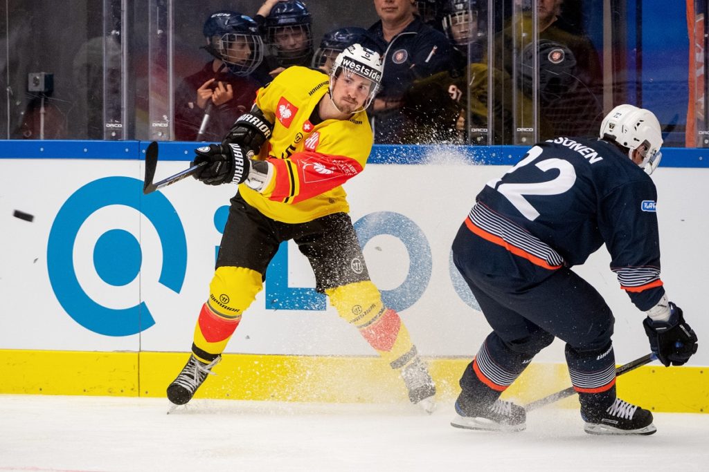 ADAM ALMQVIST: "Hockeyn är mer frejdig i Schweiz än i Sverige"