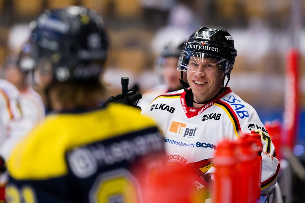 Guldhjälten tillbaka i HV71