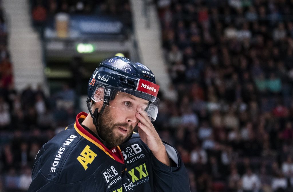 HÅKANSSON: "Axelsson med på isen - tar beslut efter värmningen"