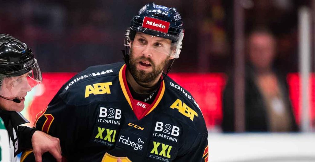 TRÄNAREN: ”Han har en diffus överkroppsskada”
