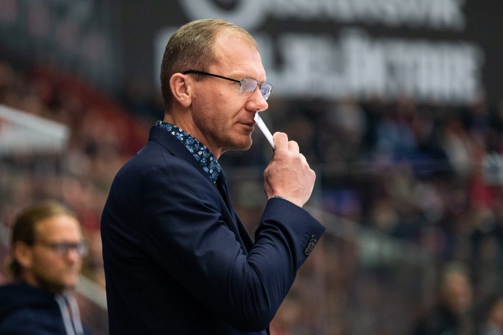 ARVIDSSON: Lindbom ta konfliken - eller avgå