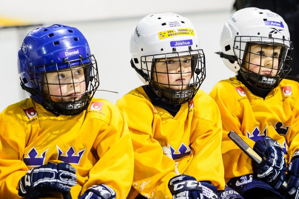 Barn på Tre Kronors Hockeyskola.
