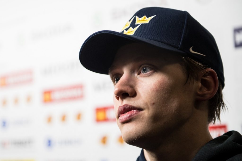 Lawrence Pilut uppkallad till NHL