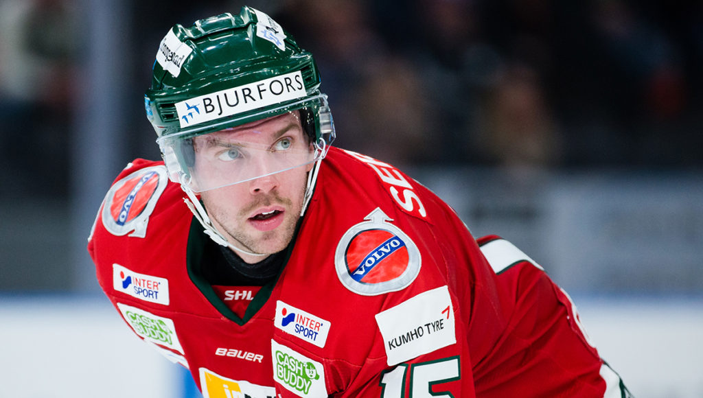 Tog steget upp i SHL inför säsongen – förlänger kontraktet
