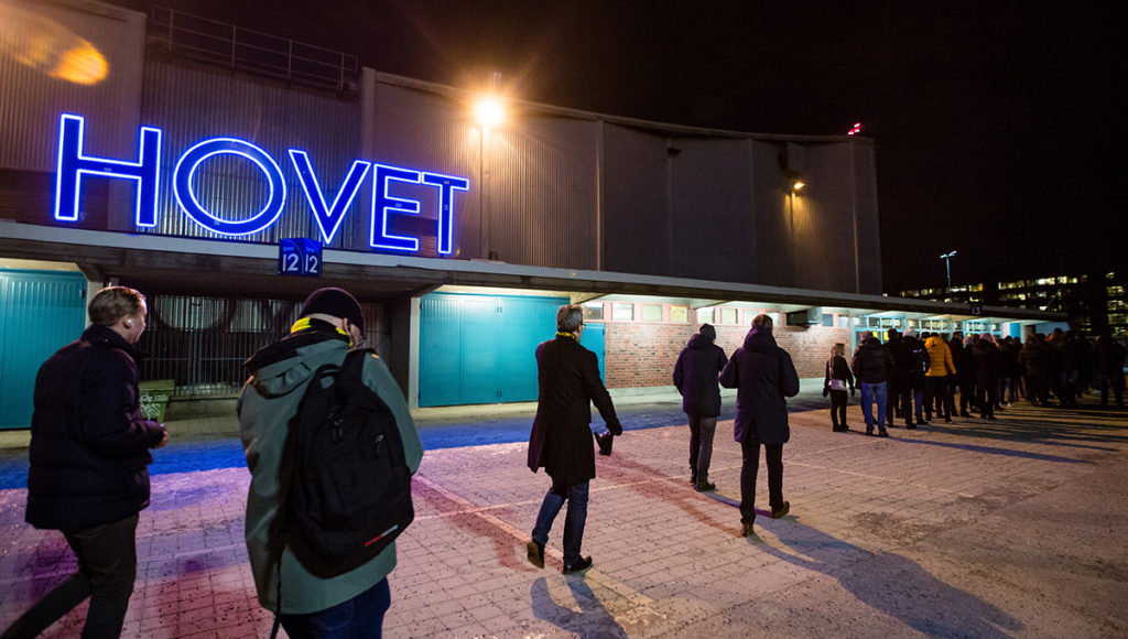 Fullsatt Hovet att vänta i avgörande matchen
