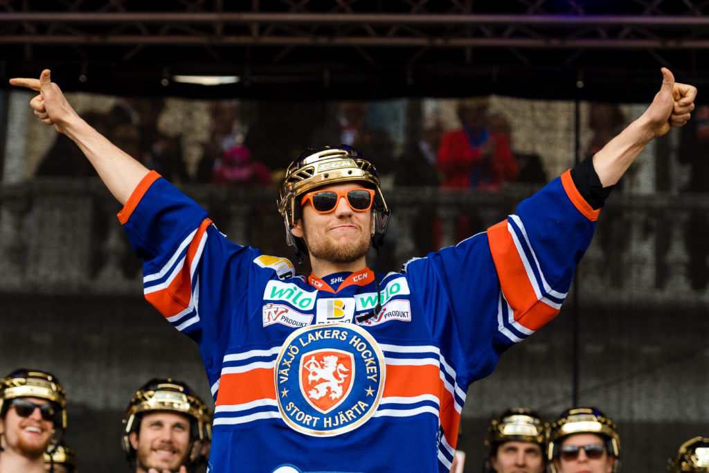 HV-SILLY: Förre guldhjälten presenterades av HV71