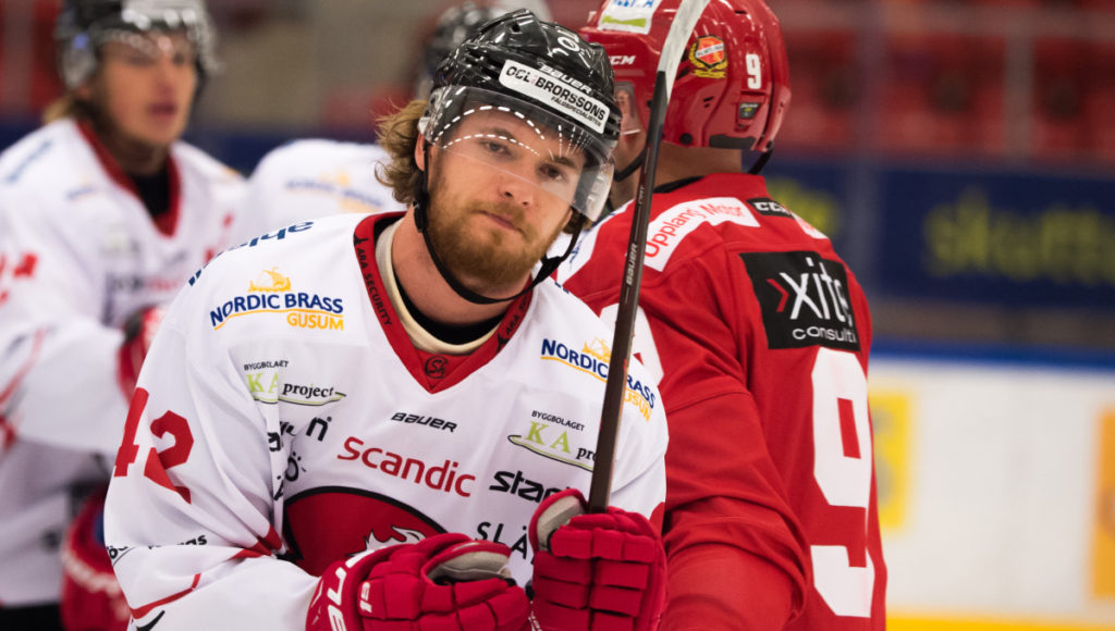 Svenska forwarden lämnar franska laget
