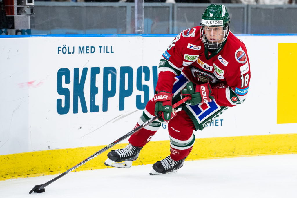 Mästarna skriver kontrakt med supertalangen