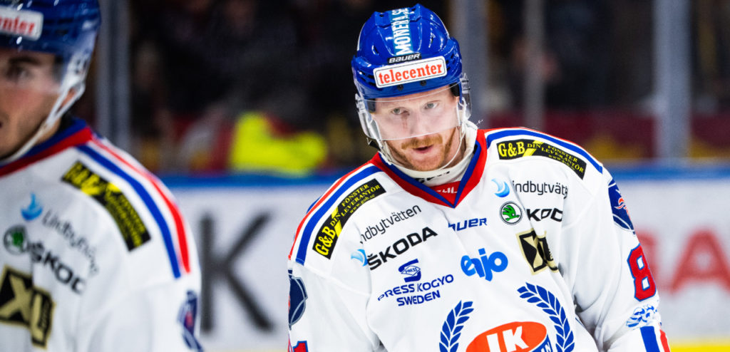 KLART: Forwarden lämnar tabelljumbon