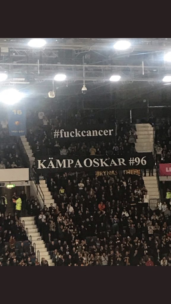 SHL: Cancersjuke spelaren hyllas