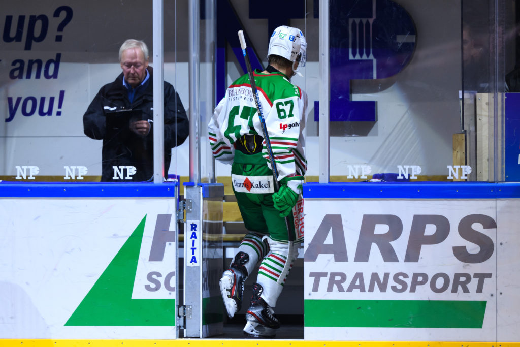 SHL-stjärnan fälls för filmning
