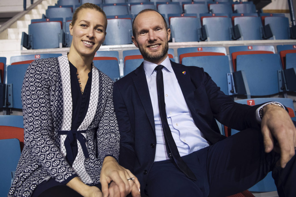 HYLLNINGEN: Guldduon tackas av innan rivalmötet