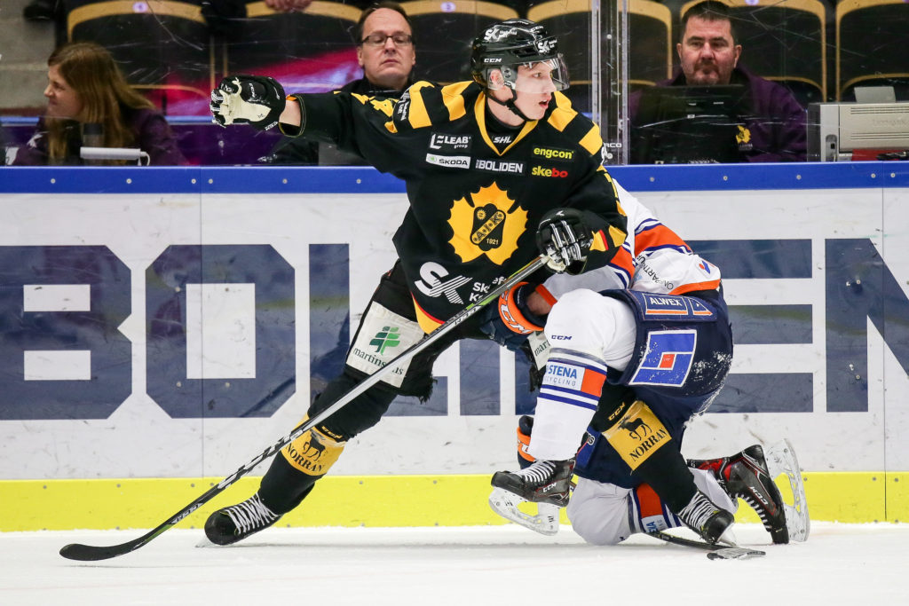 BEKRÄFTAT: Forwarden bryter kontraktet med klubben