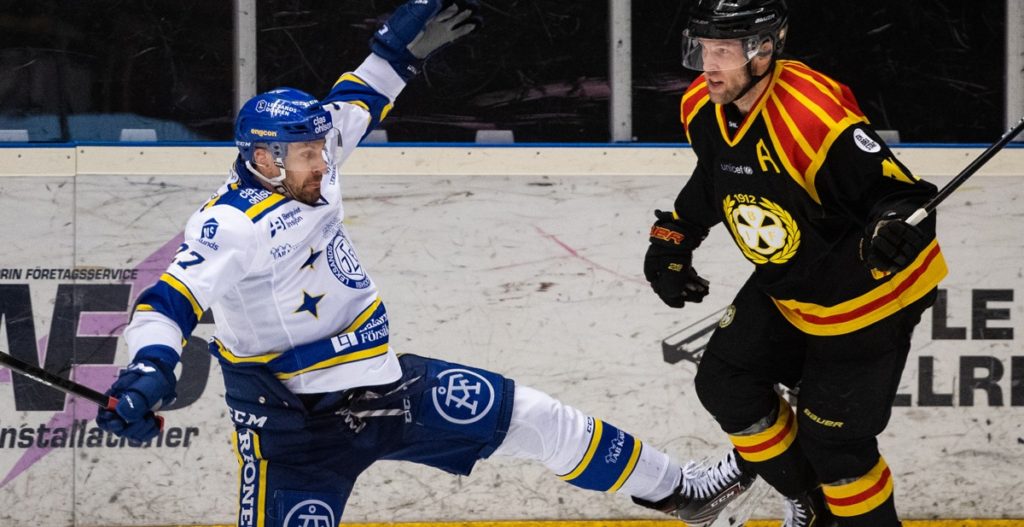 Publikfavoriten stannar två säsonger till