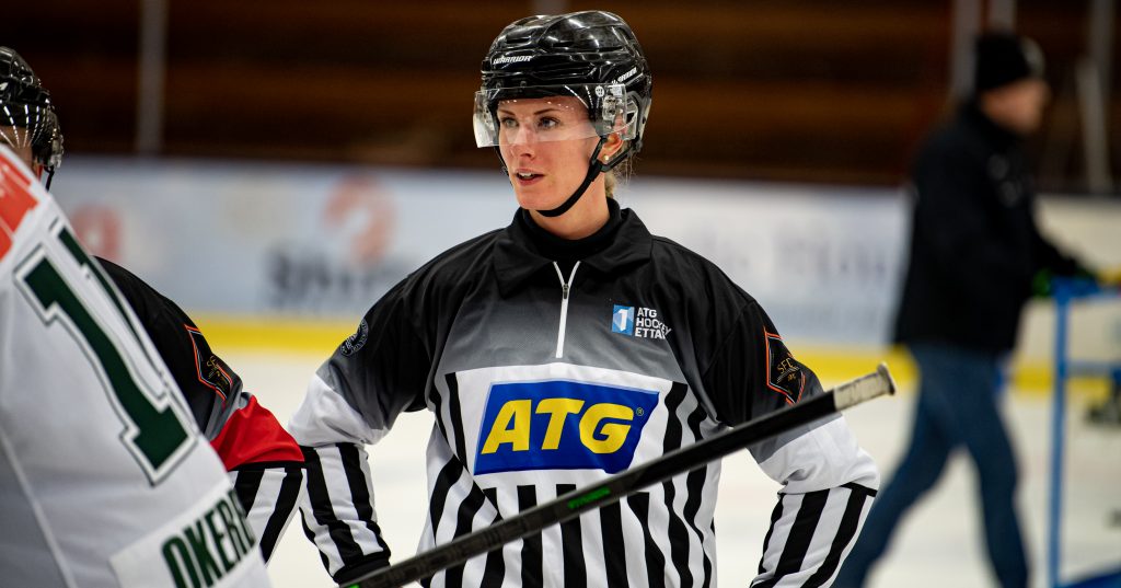 Hon gör sin femte säsong på linjen i Hockeyettan