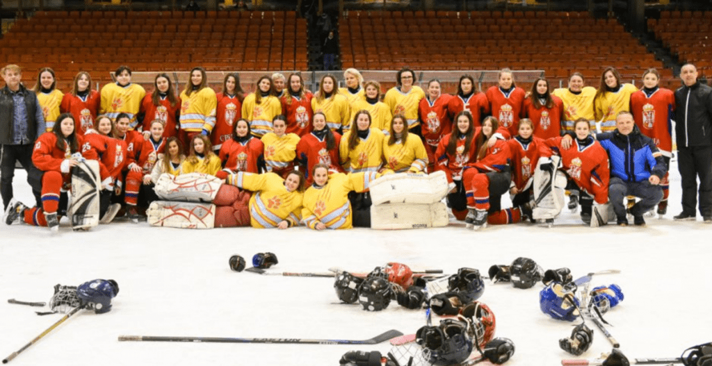 HOCKEYHISTORIA: Första internationella mötet på Balkan