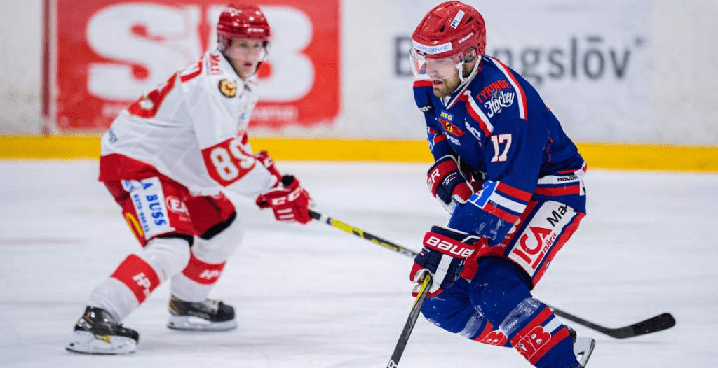 HOCKEYETTAN: Från uträknade till gruppledare