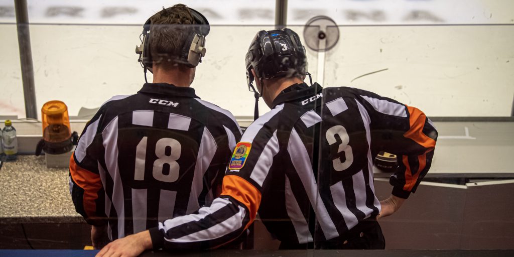 Därför ska hockeyn inte ta efter fotbollens VAR fotbollens VAR-fälla